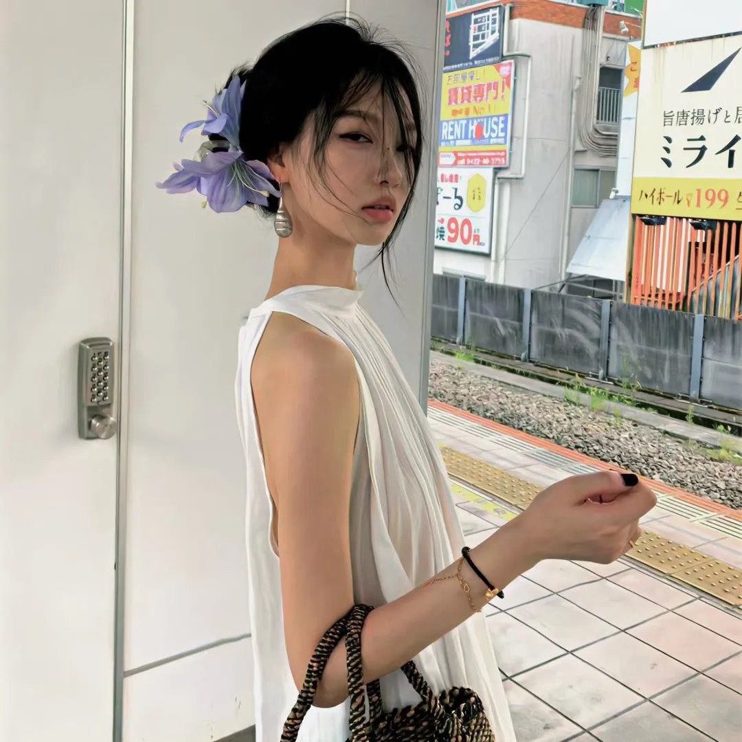 闪婚后，我成为全家福星